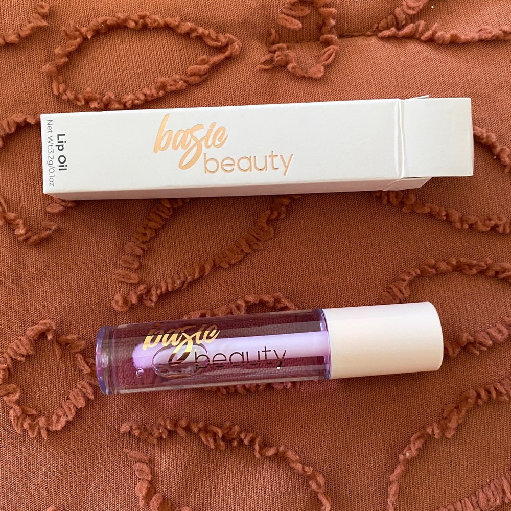Basie Beauty Lip Oil in shade ‘summer’